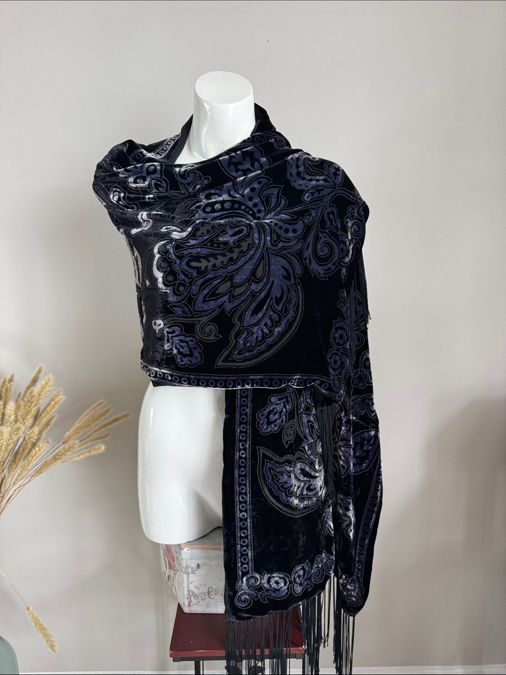 Charter Club Silk Blend Burnout Velvet Fringe Scarf Shawl Wrap Black Purple Pais